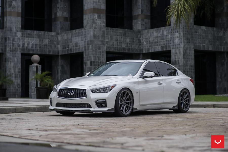  Infiniti Q50S on Vossen Wheels (HF-3) 2019 года  (фото 1 из 13)